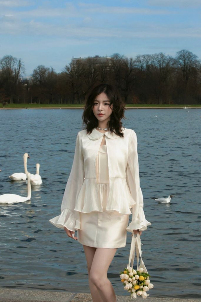 Milky Top - Áo tơ cổ sen