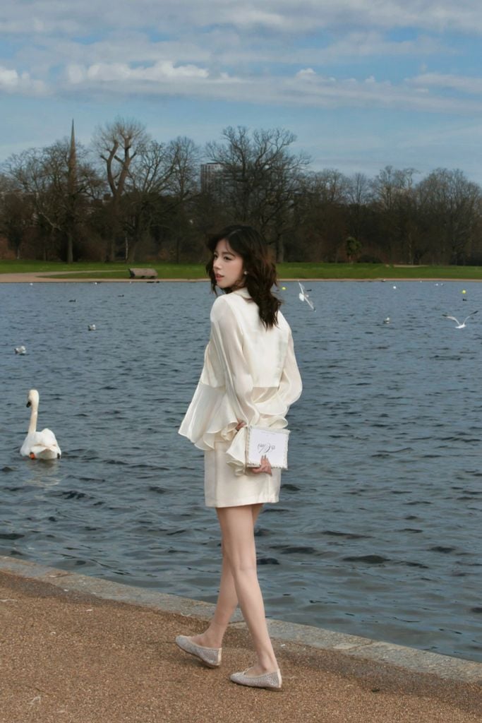 Milky Top - Áo tơ cổ sen