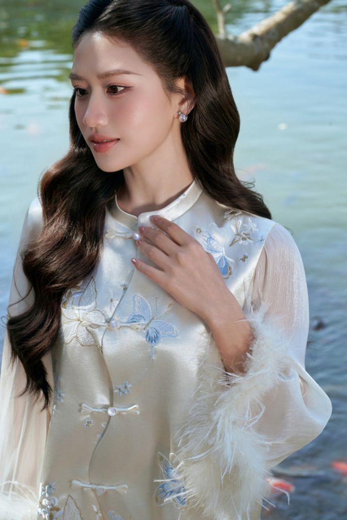 Thiên Lam - Áo lụa thêu tay phối lông