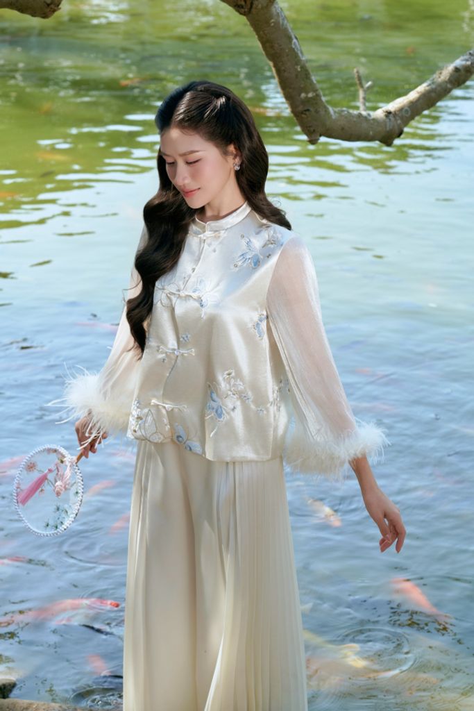 Thiên Lam - Áo lụa thêu tay phối lông