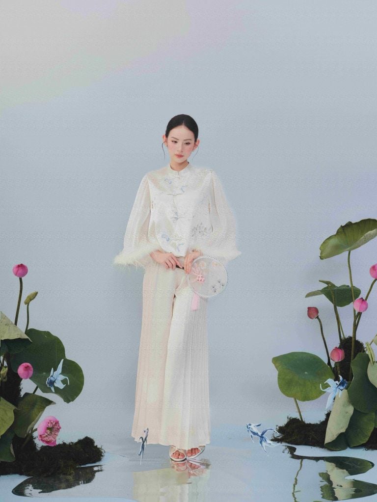 Vân Hoa -  Quần lụa xếp ly