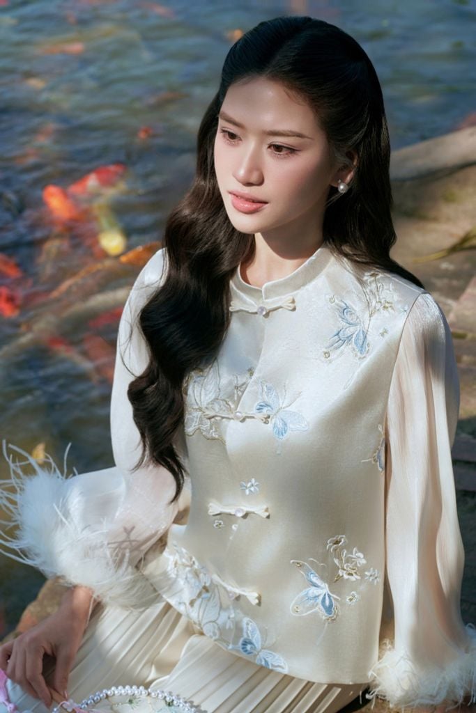 Thiên Lam - Áo lụa thêu tay phối lông