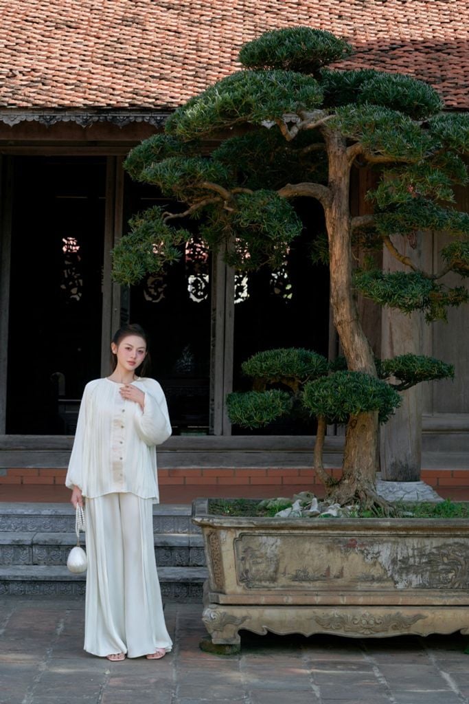 Tịnh Yên - Áo tơ xếp ly phối gấm