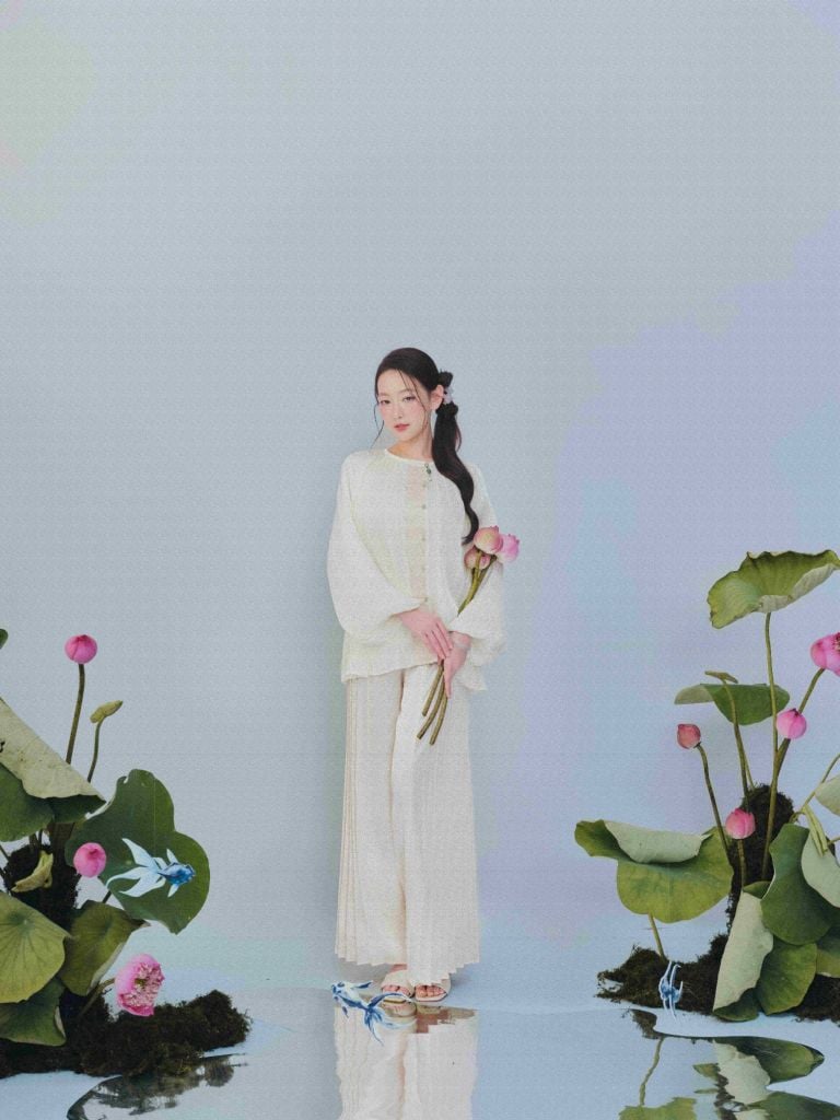 Vân Hoa -  Quần lụa xếp ly