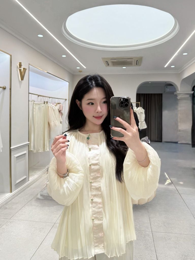 Tịnh Yên - Áo tơ xếp ly phối gấm