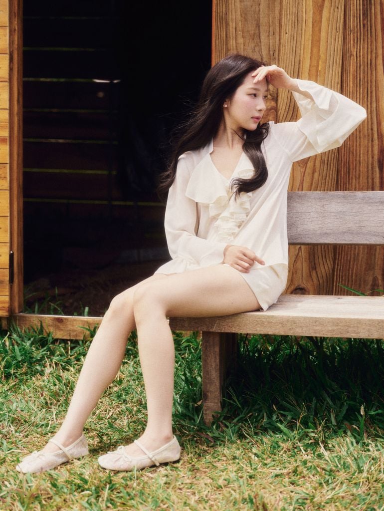 Naomi Shirt - Áo chiffon cổ V bèo