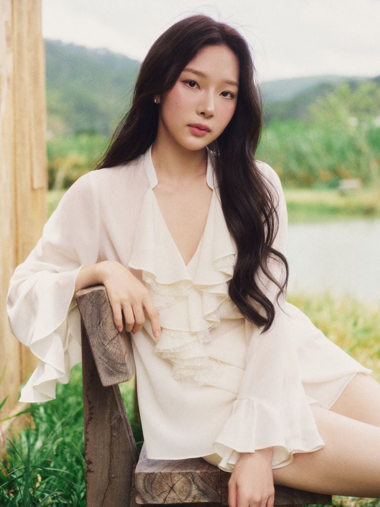 Naomi Shirt - Áo chiffon cổ V bèo