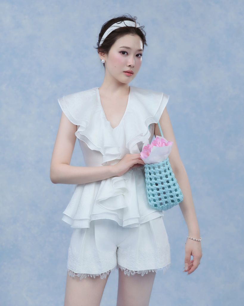 Emma Top - Áo tơ peplum cổ V bèo