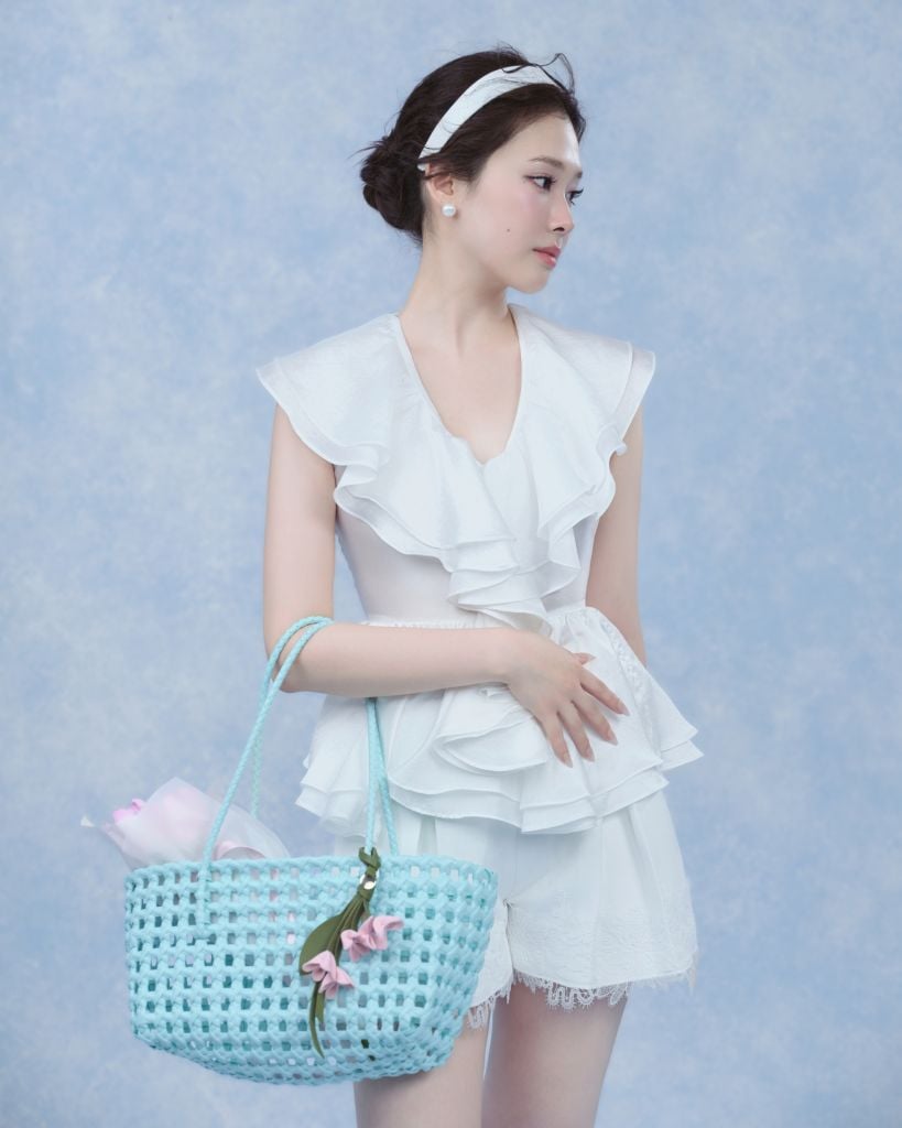 Emma Top - Áo tơ peplum cổ V bèo