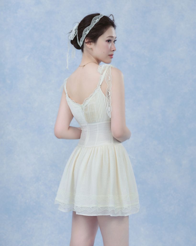 Helena Dress - Váy 2 dây tơ nhăn phối ren