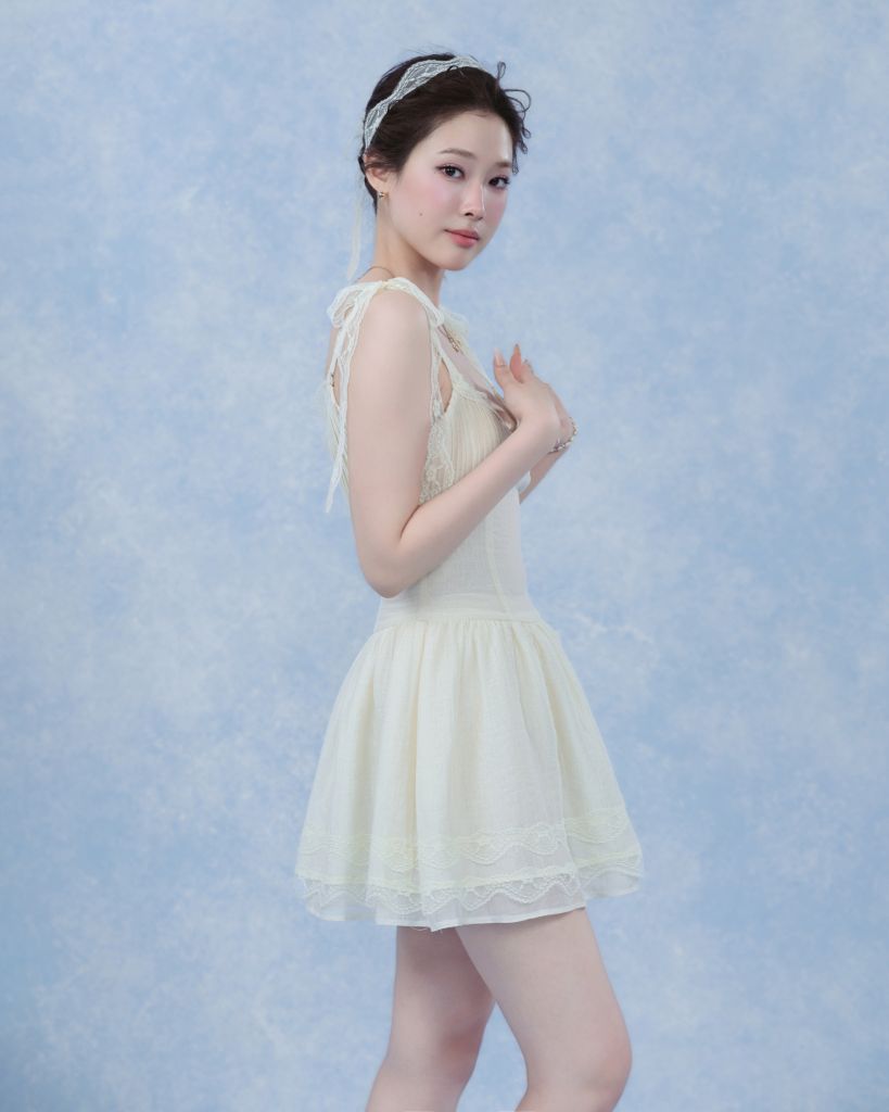 Helena Dress - Váy 2 dây tơ nhăn phối ren