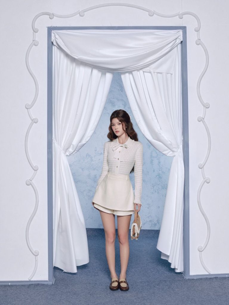 Velvet Top - Áo len cổ bèo