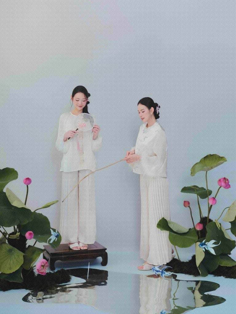 Vân Hoa -  Quần lụa xếp ly