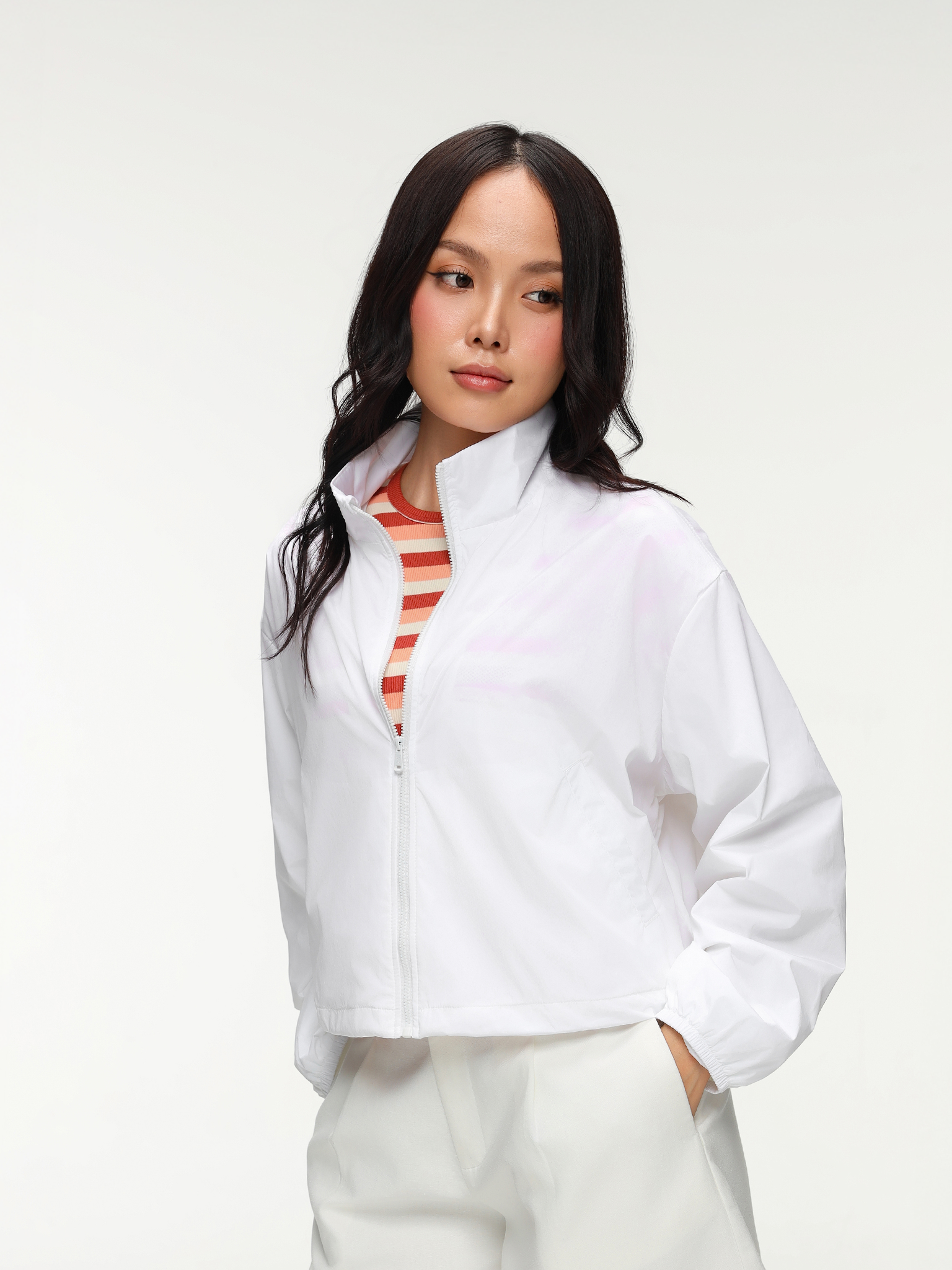  Áo Khoác Dù Nữ Relax Boxy Cổ Cao WOP 2095 