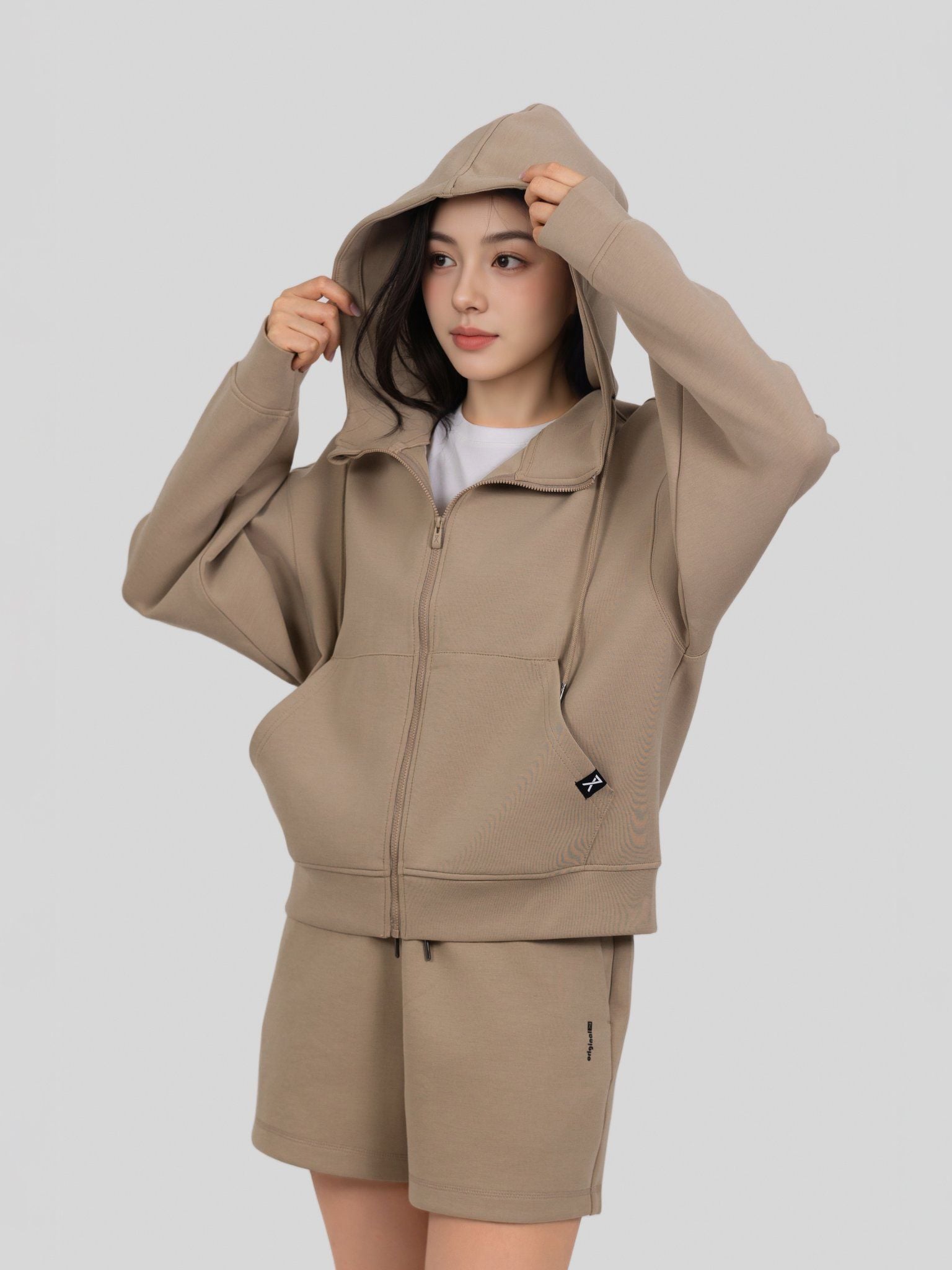  Áo Khoác Hoodie Nữ Airlayer ‘CHẠM” FW25 WOK 2078 