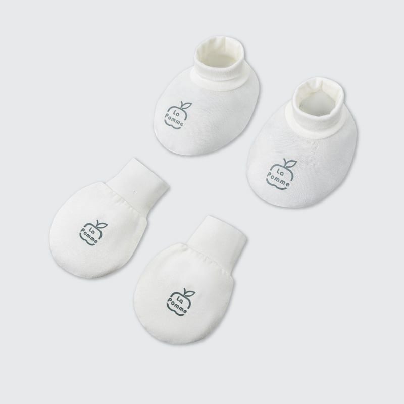 SET BAO TAY BAO CHÂN SƠ SINH LA POMME CUTE - TRẮNG