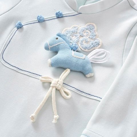 Áo dài xanh da trời nhạt đính ngựa bông phối quần xanh da trời đậm