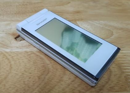 Điện thoại Sharp Aquos SH7228U