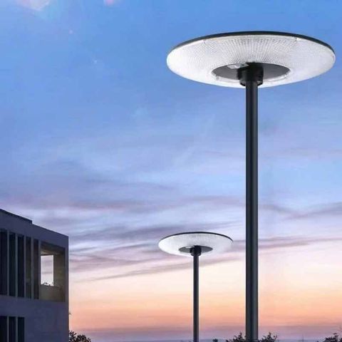ĐÈN NĂNG LƯỢNG MẶT TRỜI UFO 1000W