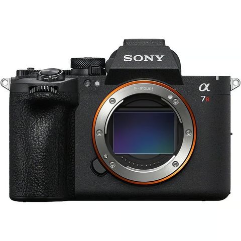 Sony Alpha A7R Mark VI Body + Sony FE 70-200mm F2.8 GM OSS II