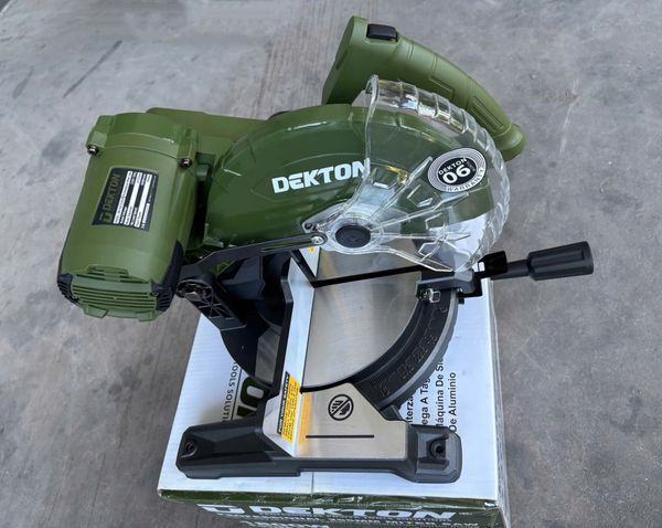 Máy Cắt Nhôm Dây Curoa 1800W DEKTON DK-CN250XCR 255mm