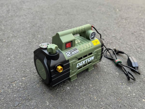 Máy rửa xe chỉnh áp 790W DEKTON DK-CWR2200XMAX