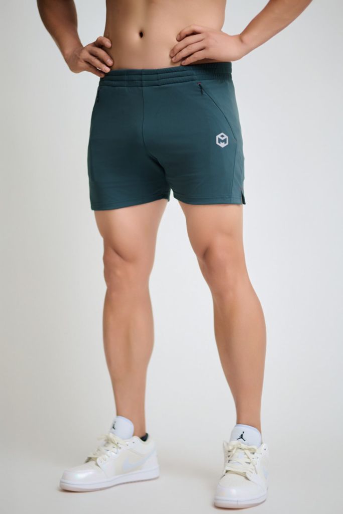 Quần Squat ngắn xẻ tà vải poly hai da The Max 2026 - G02250