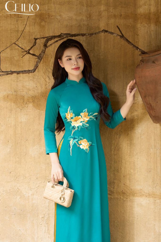 Áo dài thêu hoa AD522
