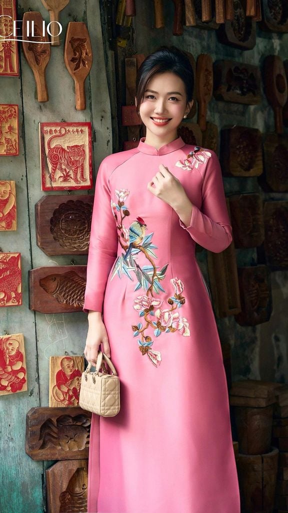 AD56 Áo Dài Đào Vân