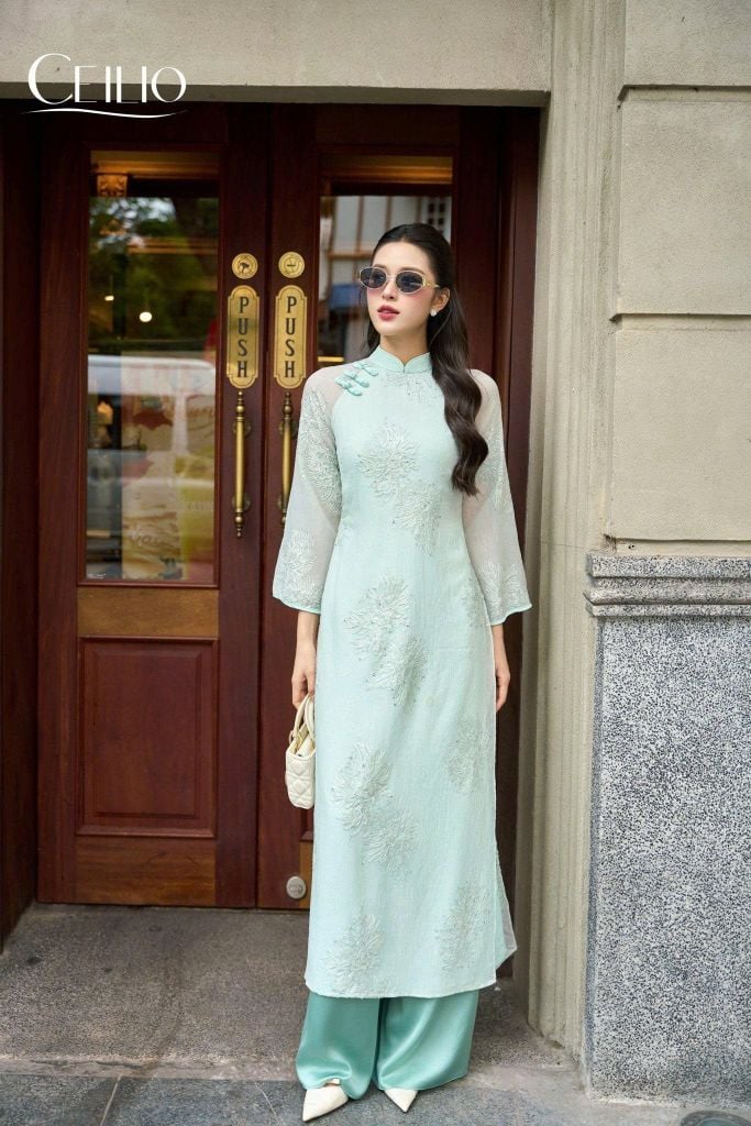 AD561 Áo dài cách tân tơ thêu