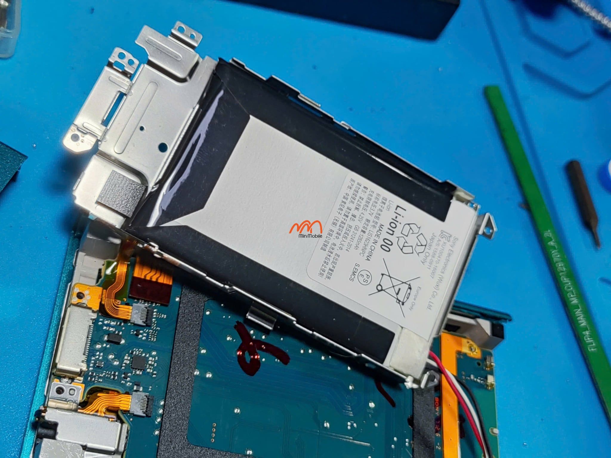 Thay pin Máy nghe nhạc Sony Walkman NW-A35