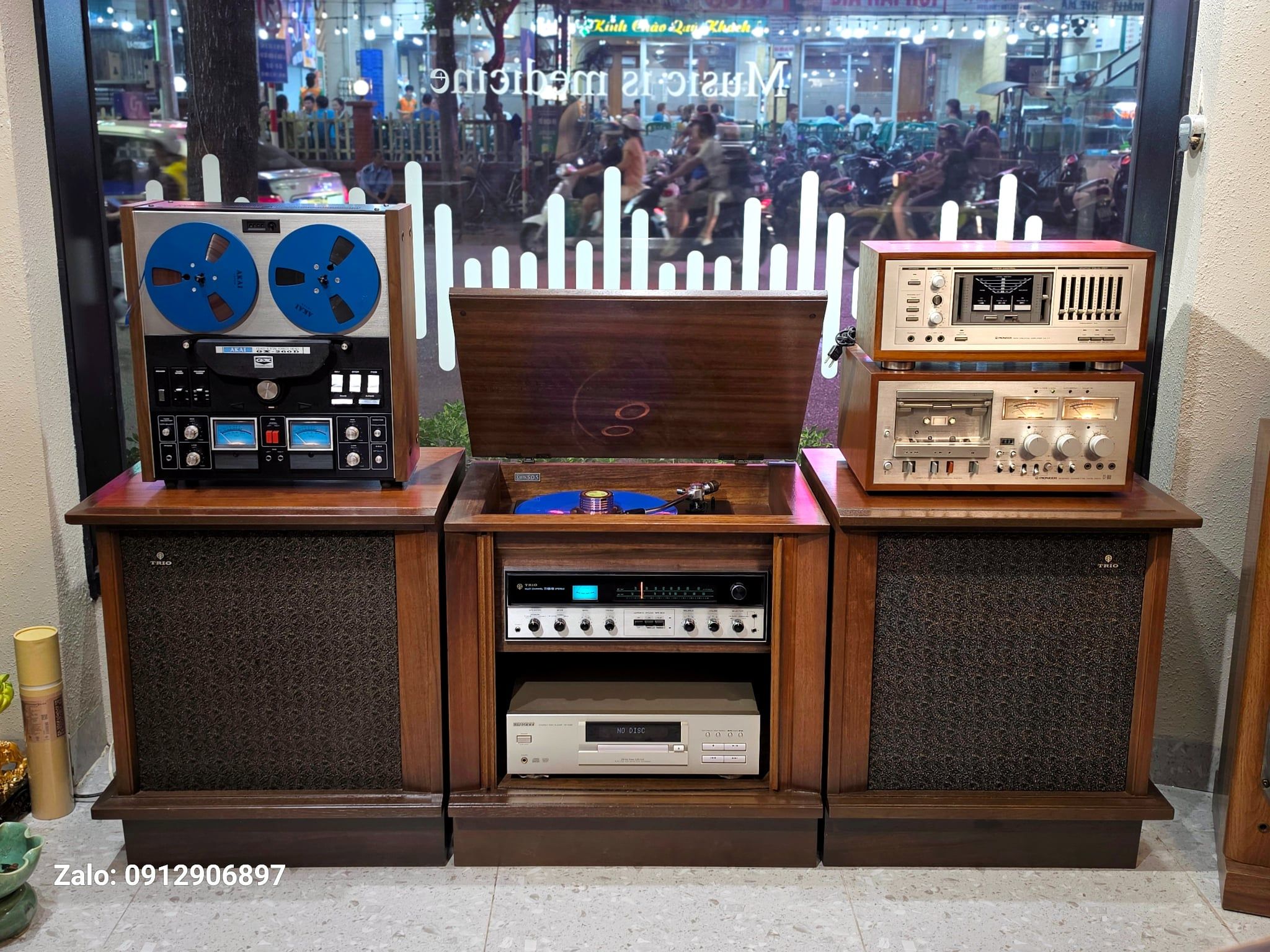 TỦ ĐÀI ĐĨA THAN: KENWOOD TRIO IDS 505 