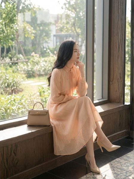  Đầm midi tay dài cổ hoa voan thắt nơ 
