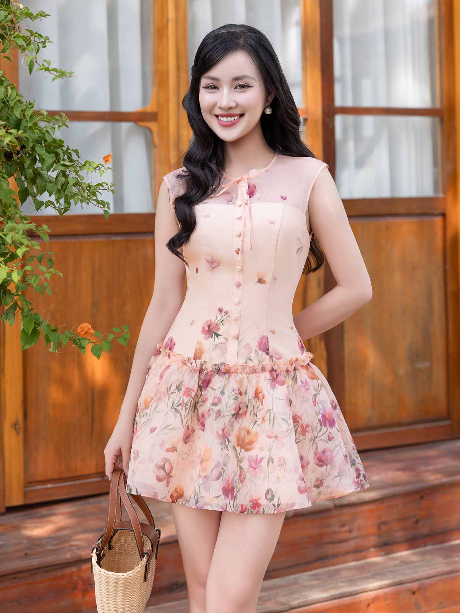 Đầm mini hạ eo voan hoa