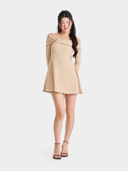  Đầm mini thun trễ vai tay dài đính hoa 