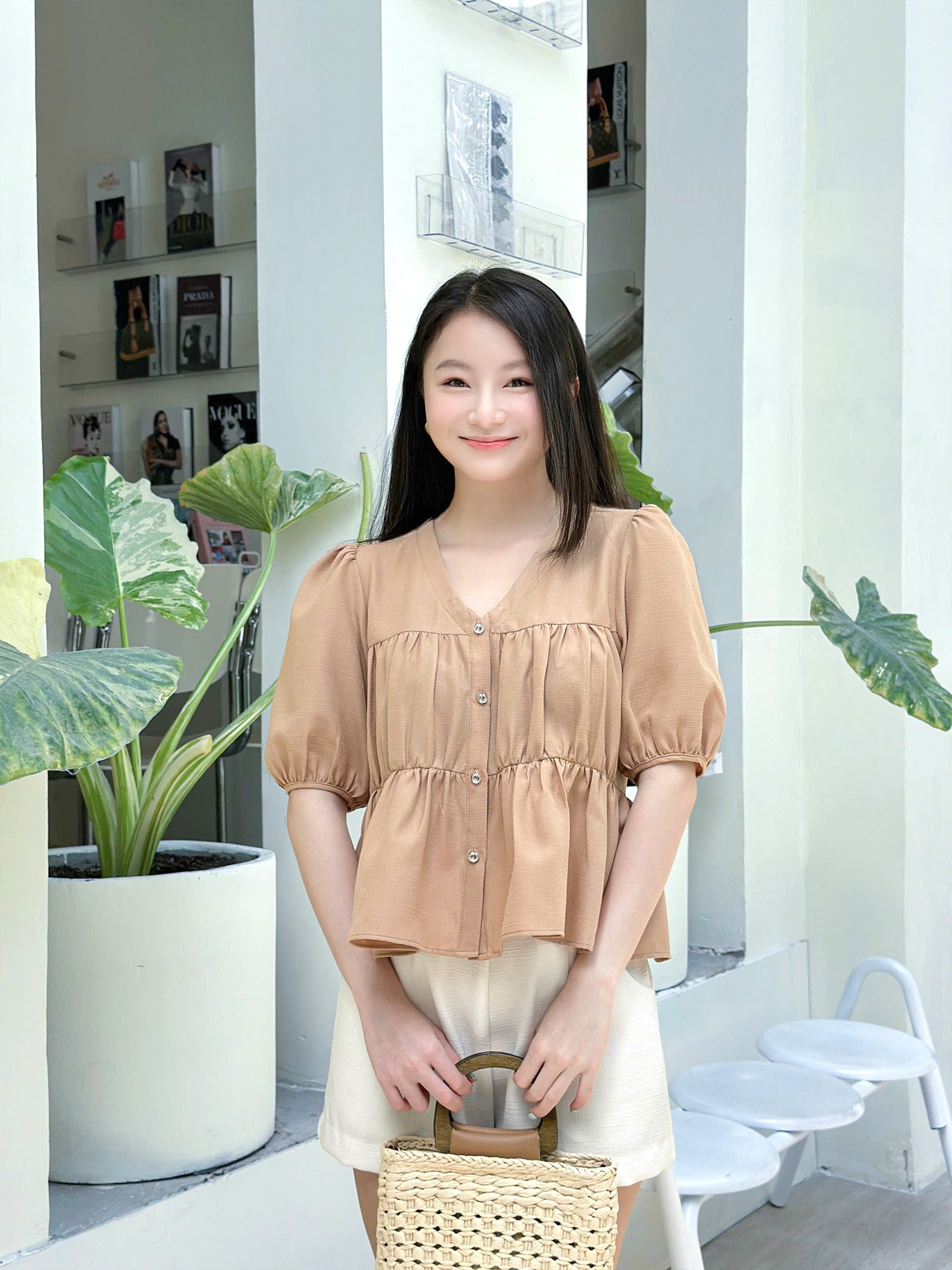 Áo kiểu cổ tim tay phồng nhún ngực và eo