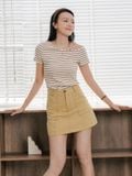  Váy mini kaki phối chỉ màu tương phản 