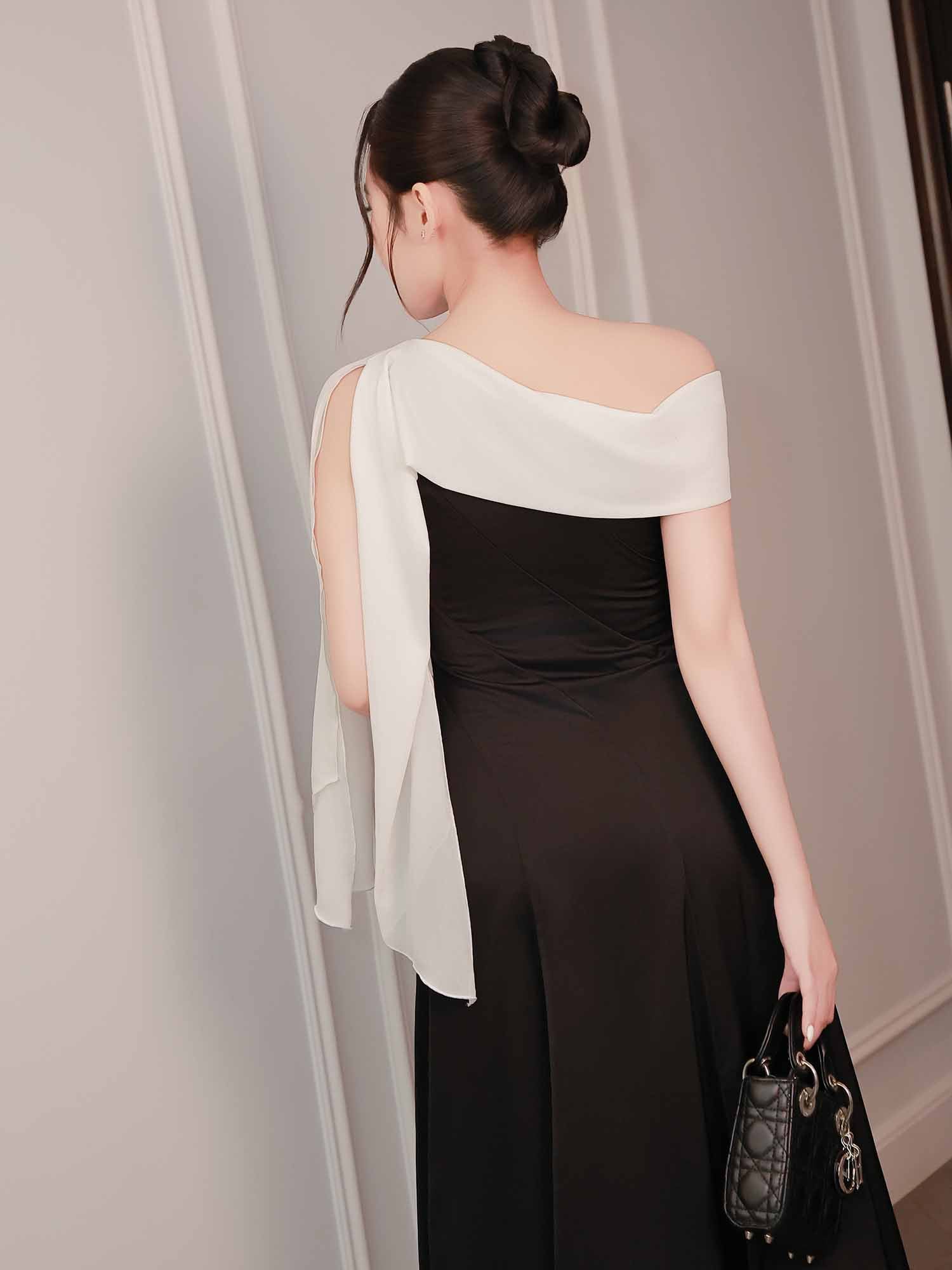 Đầm midi lụa dài ráp chéo phối khăn Chiffon