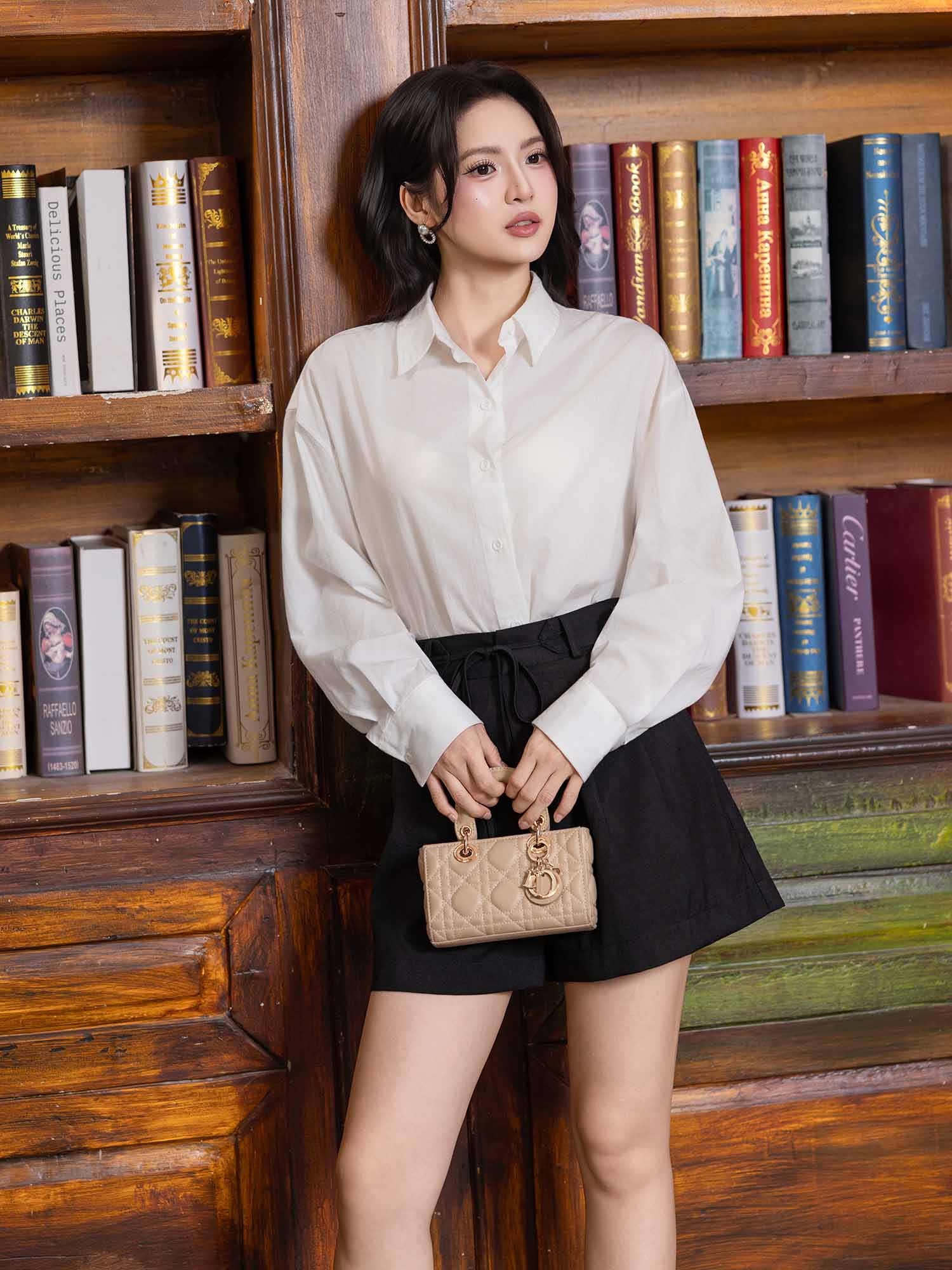 Quần shorts xếp ly xòe phối dây lưng vải