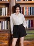  Quần shorts xếp ly xòe phối dây lưng vải 