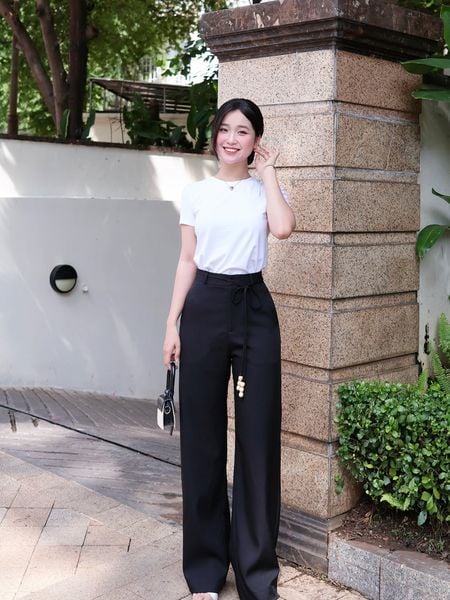  Quần tây ống suông luồn dây lưng gắn hạt gỗ 