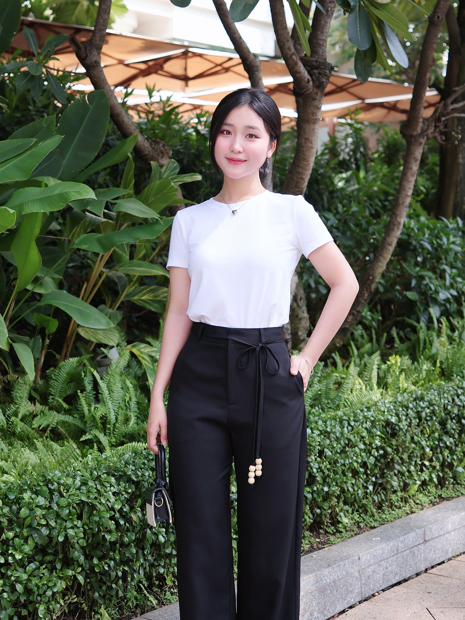 Quần tây ống suông luồn dây lưng gắn hạt gỗ