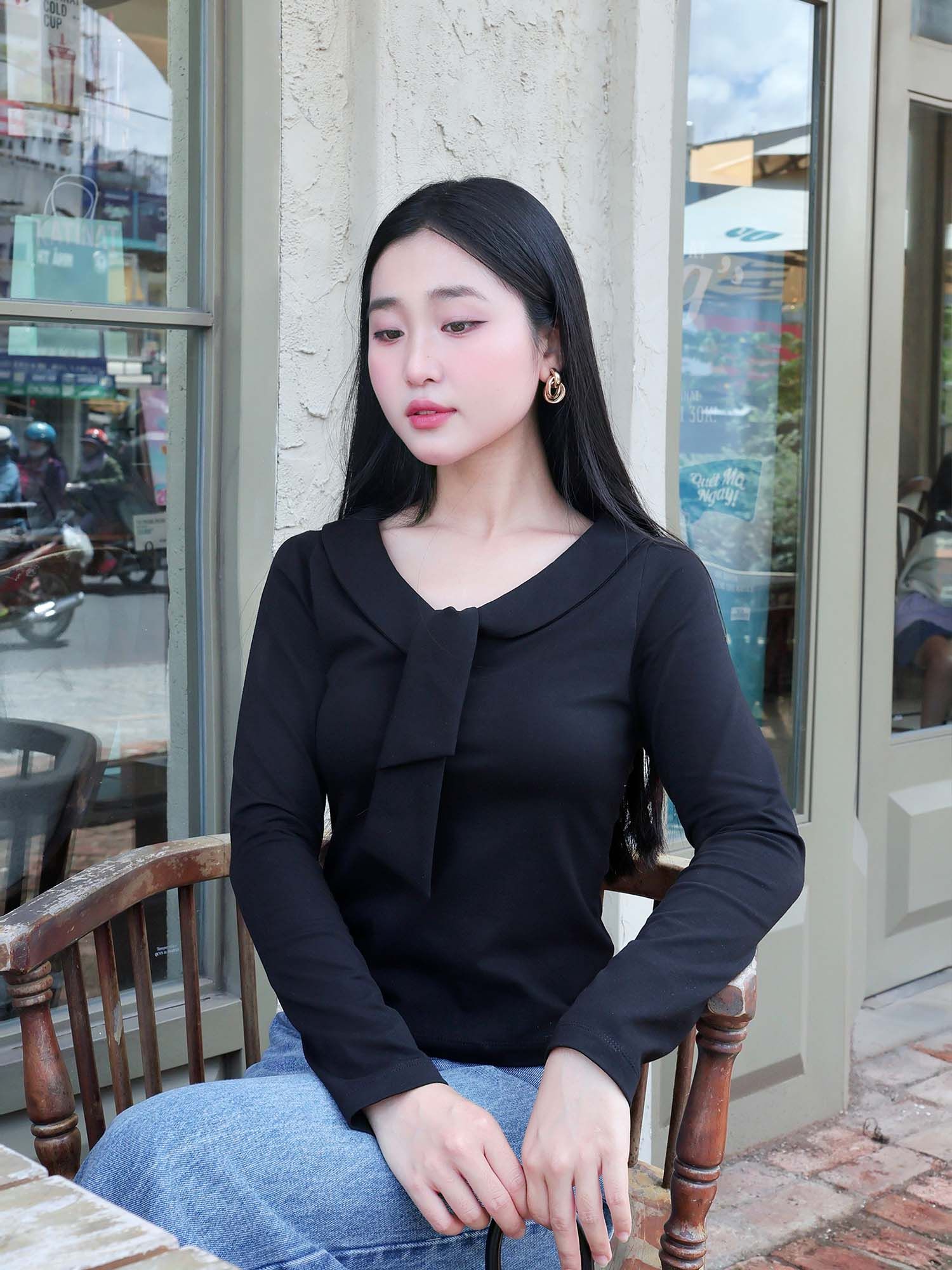  Áo thun lá cổ liền nơ 