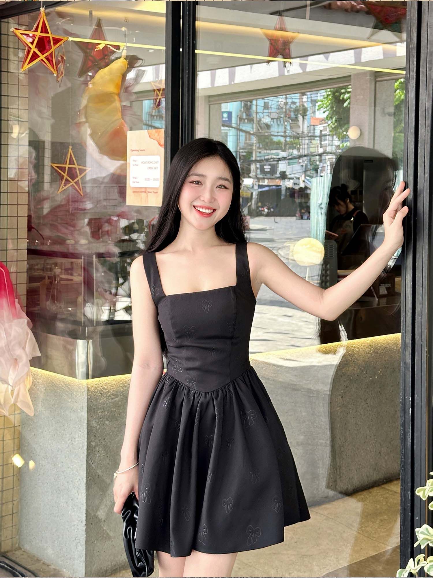  Đầm ngắn basic họa tiết nơ 