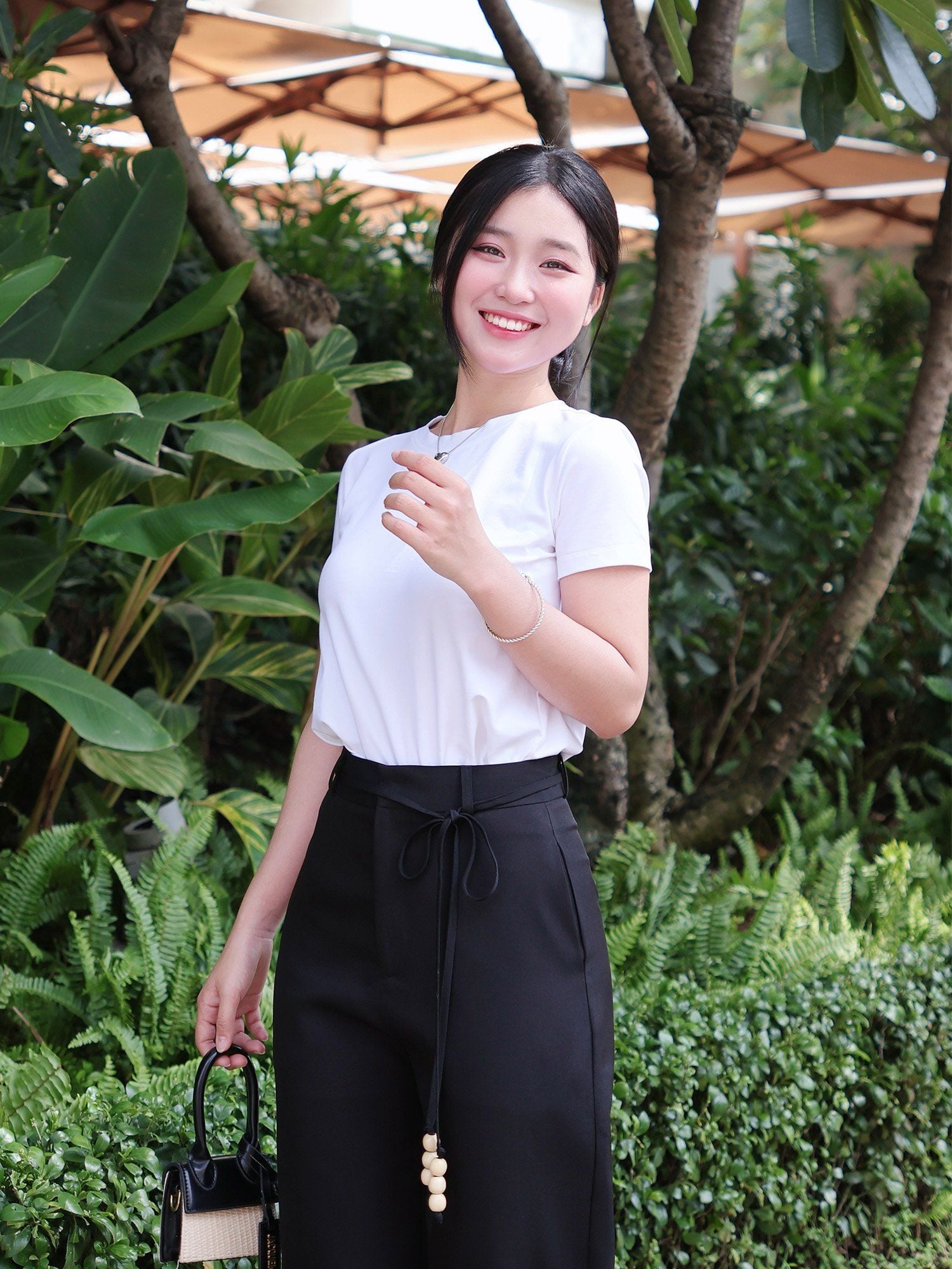  Quần tây ống suông luồn dây lưng gắn hạt gỗ 