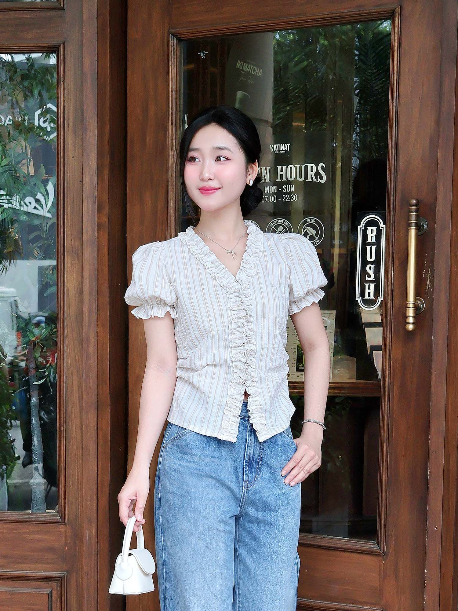  Áo sọc tay phồng phối bèo viền cổ 