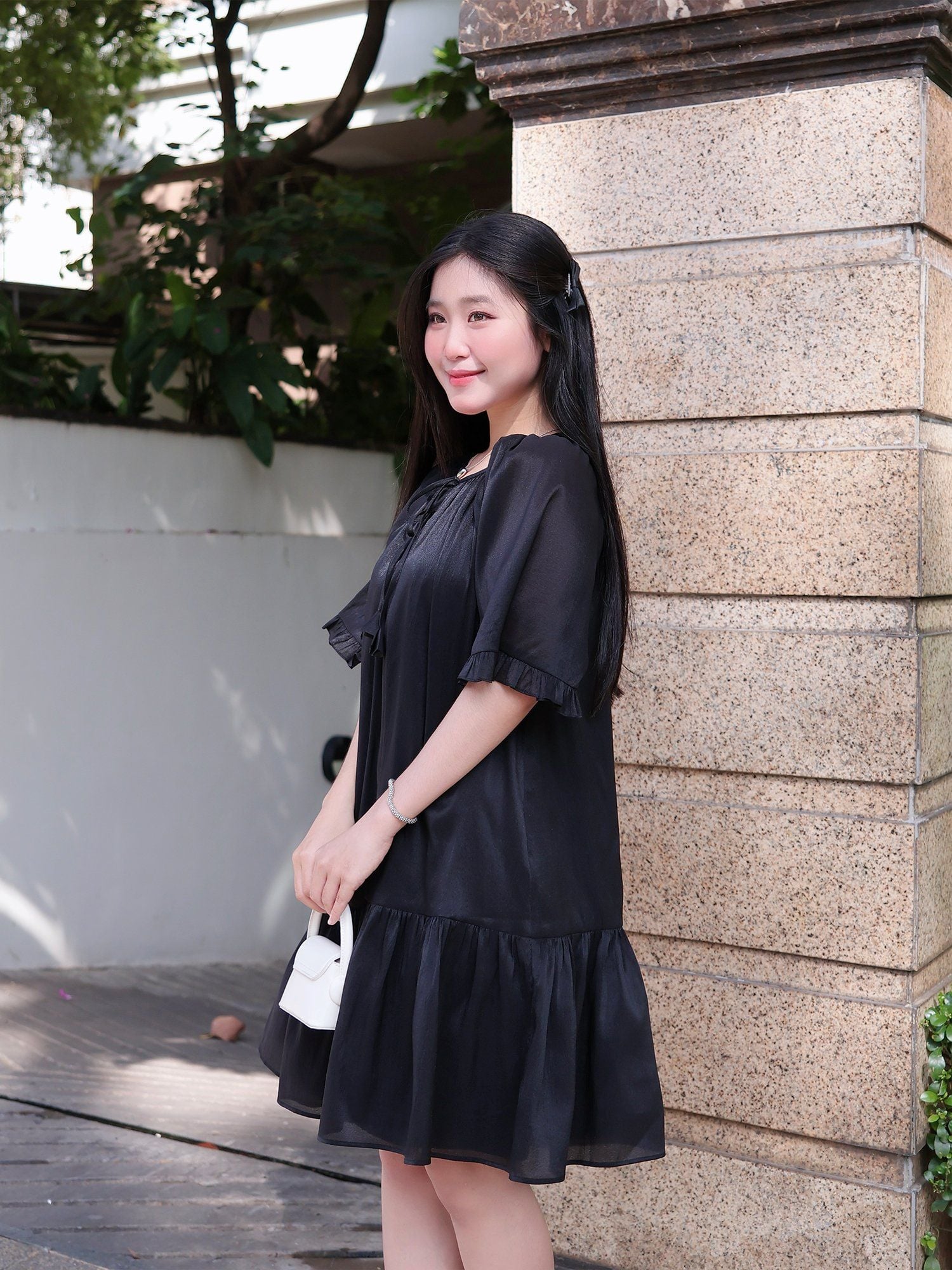  Đầm form rộng phối bèo thắt nơ 