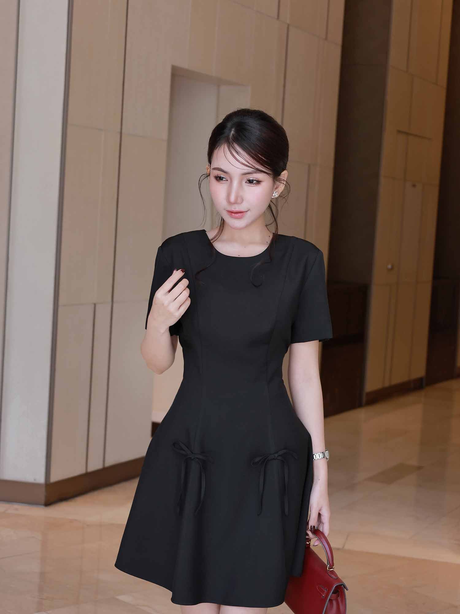 Đầm mini xoè phối dây nơ