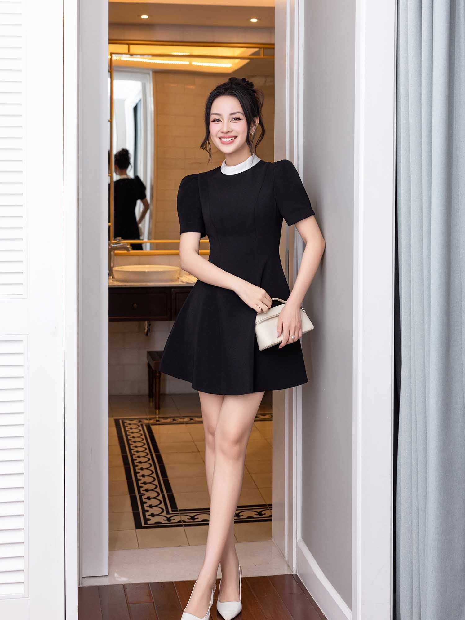  Đầm mini phối cổ lụa tương phản 