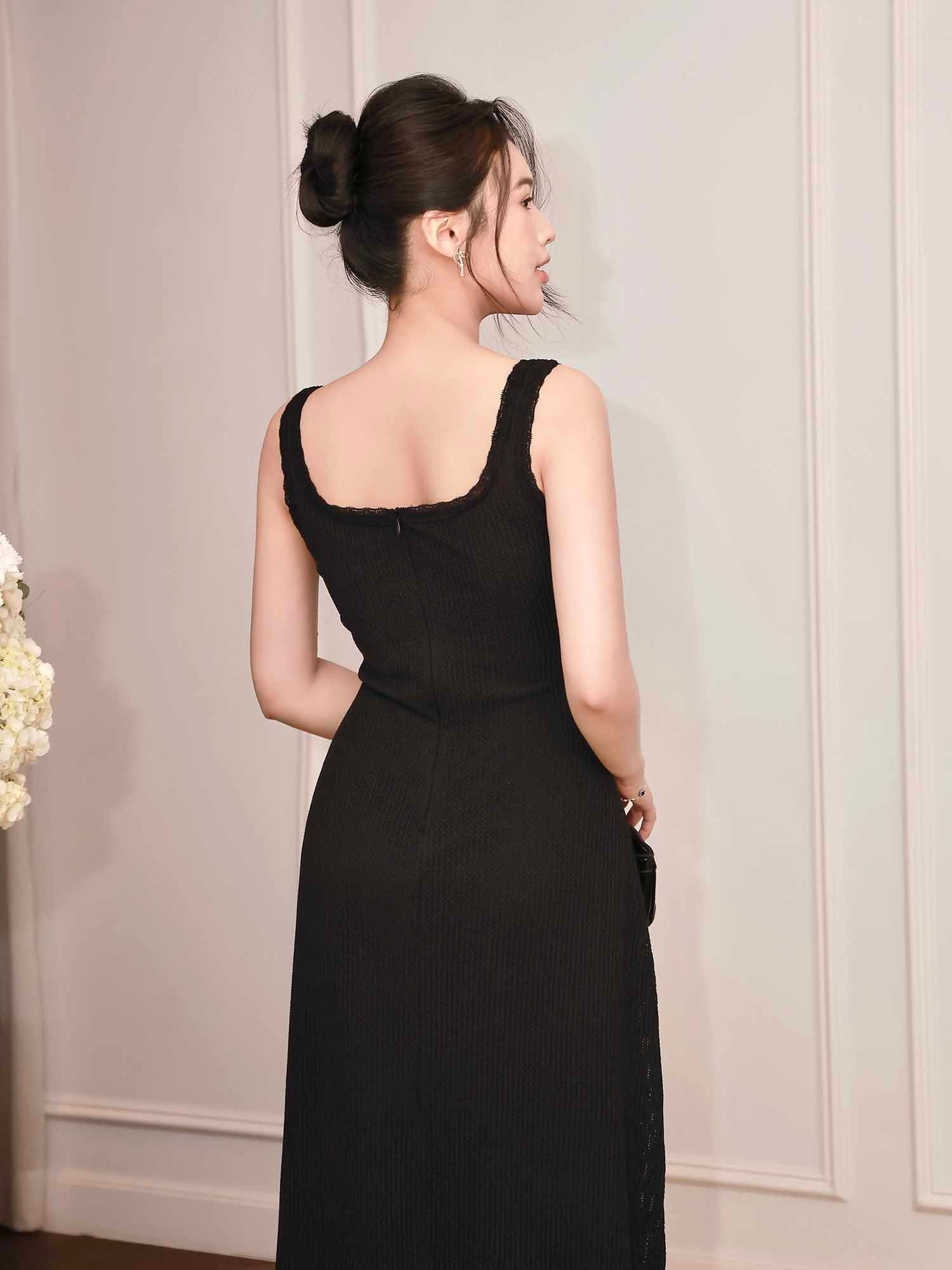  Đầm midi thun dệt kim sát nách cổ U 